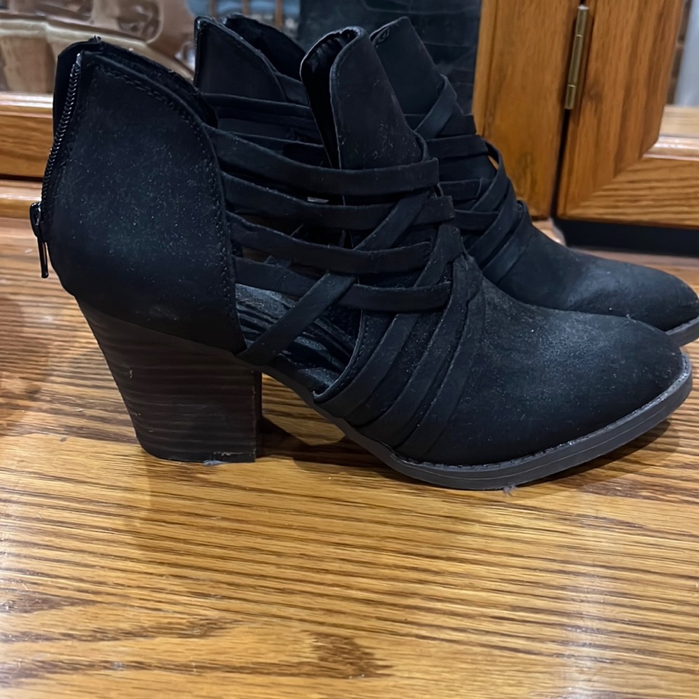 Women’s Fergie Booties 9.5